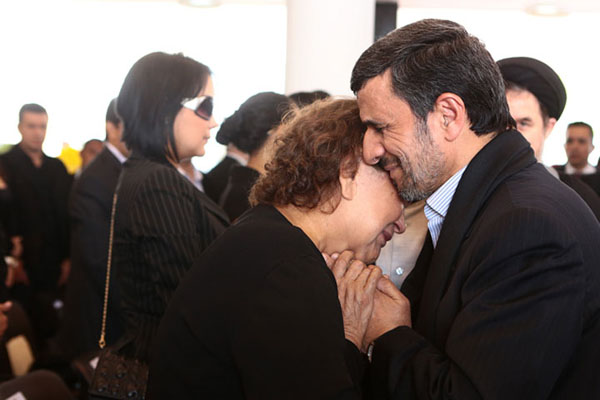 میرتاج الدینی احمدی نژاد  مادر چاوز