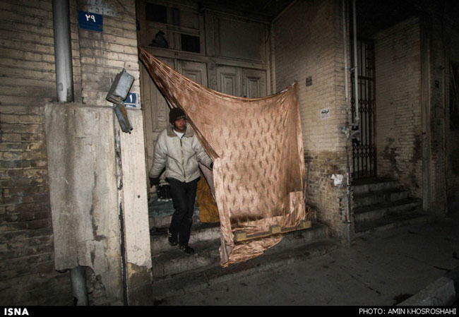 رسوایی فقر زیر پوست زیبای شهر: خیابان‌خوابی خانواده 3نفره در تهران 1