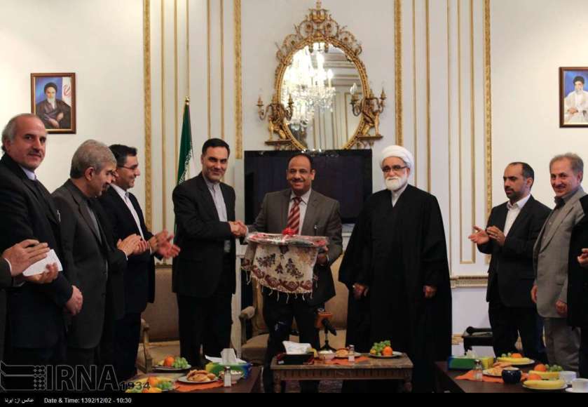 پرچم سفارت ایران دوباره در لندن برافراشته شد (+عکس)