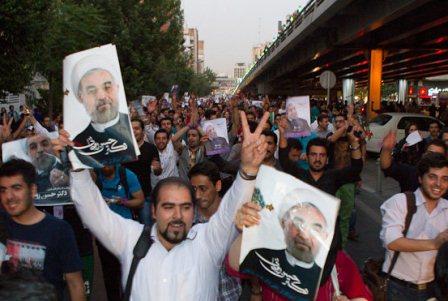 جشن های خیابانی در پی پیروزی روحانی