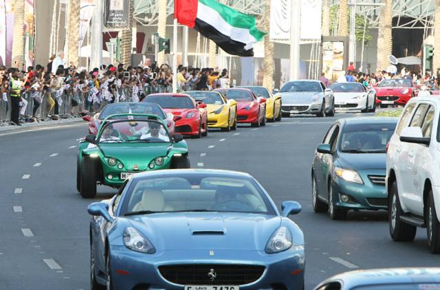 رالی خودروهای لوکس در خیابان های دبی(+عکس) 1