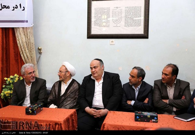 دیدار یونسی با اقلیت های دینی در شیراز (عکس)