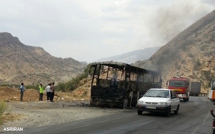 آتش سوزی یک اتوبوس در جاده شیراز (+عکس)