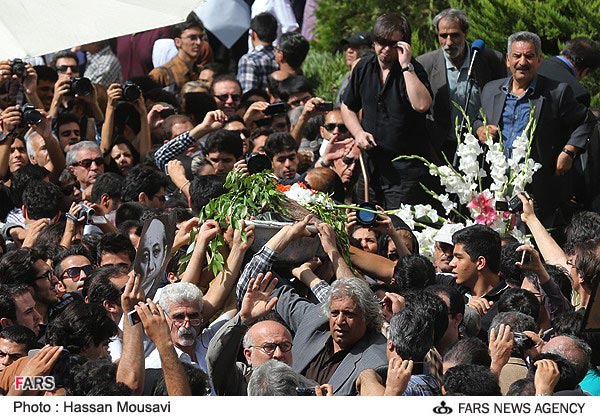 «آقا دوربینی» ها از تجمع حجاب تا خاکسپاری محمدرضا لطفی (عکس)