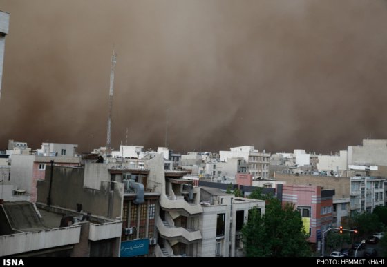 توفان سیاه در تهران 4 نفر را کشت و 30 مجروح بر جای گذاشت (+عکس)