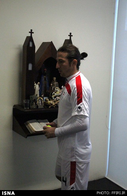 عبادت آندو در کمپ تیم ملی فوتبال (+عکس)