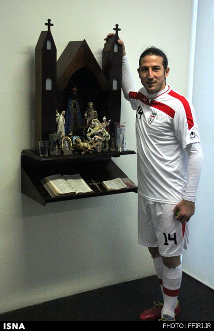 عبادت آندو در کمپ تیم ملی فوتبال (+عکس)