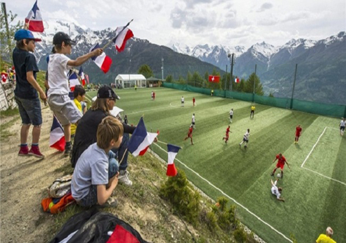 بازی فوتبال در ارتفاع 2000 متری از سطح دریا (+عکس)