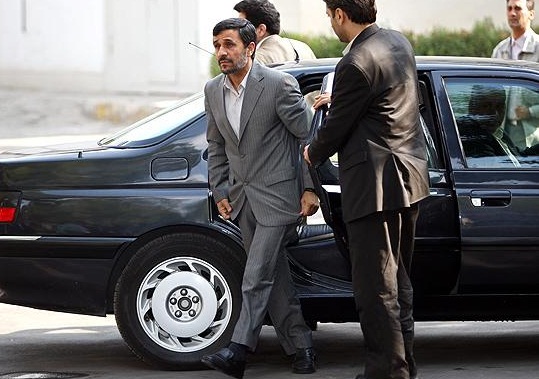 خودروها را از احمدی نژاد نگیرید!