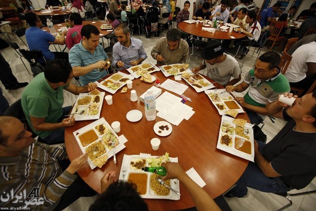 افطاری در مناطق مختلف جهان (عکس)