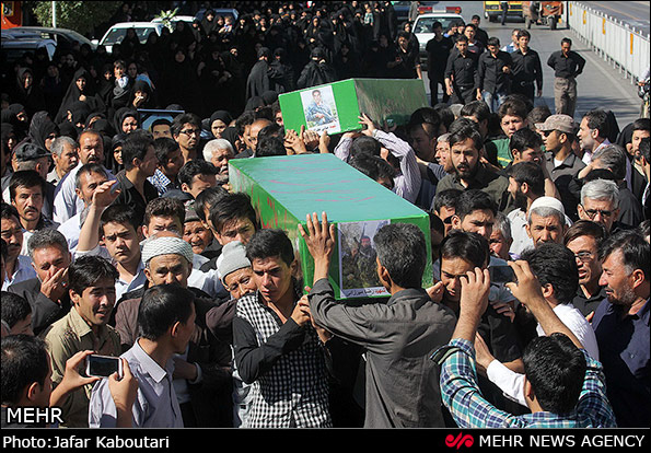 تشییع پیکر 3 شهید جنگ سوریه در مشهد (عکس)