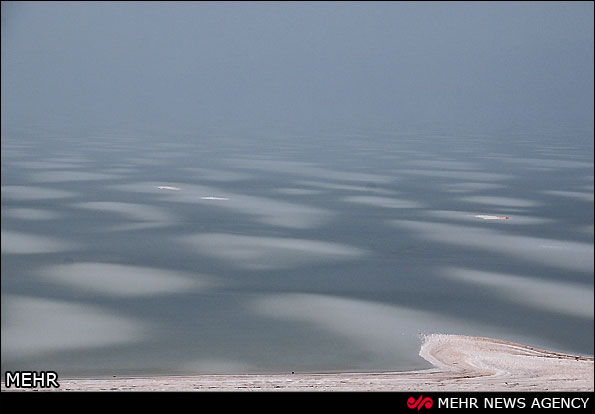 آخرین نفس های دریاچه ارومیه (عکس)