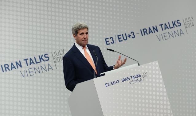 کری: ایران باید سانتریفیوژ های خود را کاهش دهد