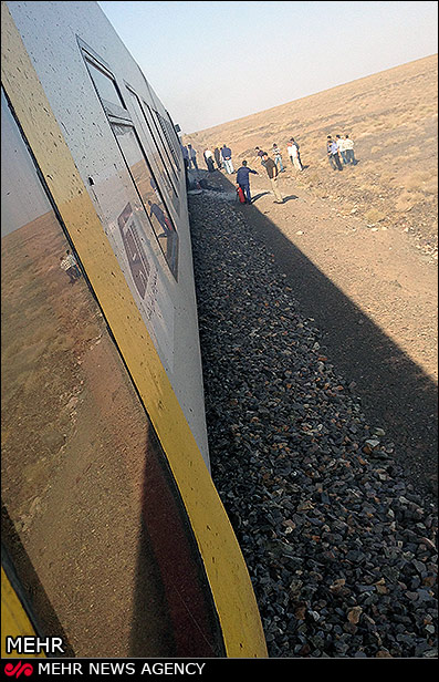 آتش گرفتن قطار سریع السیر یزد - تهران (+عکس)