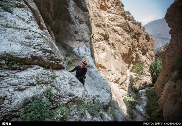 دره نوردی یک زن در شاهان دشت مازندران (عکس)