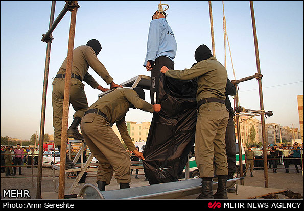 اجرای حکم اعدام متجاوز به عنف - کرج (عکس)