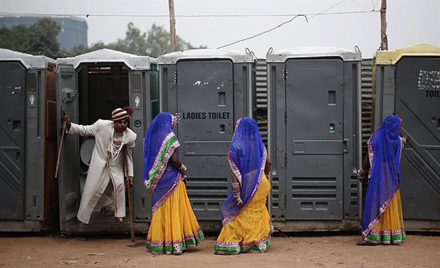 تعهد دولت جدید هندوستان : هر 1 ثانیه 1 توالت (+عکس)