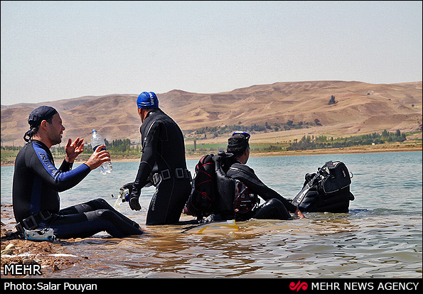 غرق شدن پژو در سد آیدوغموش آذربایجان (عکس)