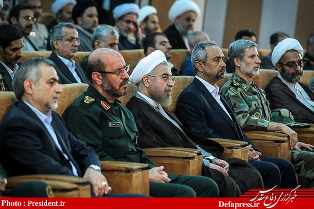 بازدید روحانی از نمایشگاه وزارت دفاع (عکس)