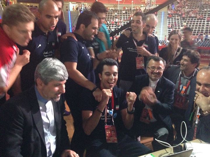 شادی کواچ از پیروزی آرژانتین برابر آمریکا (عکاس)