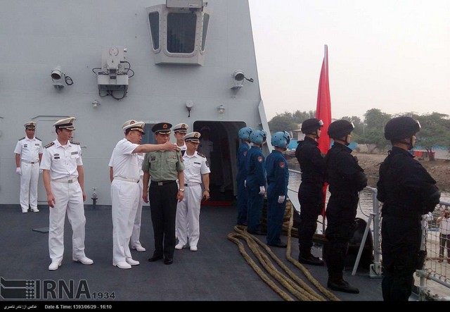 ورود ناوگروه نیروی دریایی چین به بندرعباس (عکس)