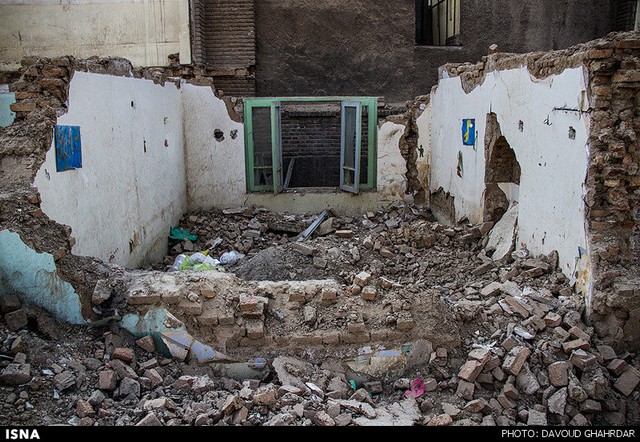 تخریب مدرسه معتادها - تهران (عکس)