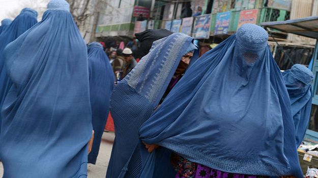 بانوی اول افغانستان: با منع نقاب در فرانسه موافقم