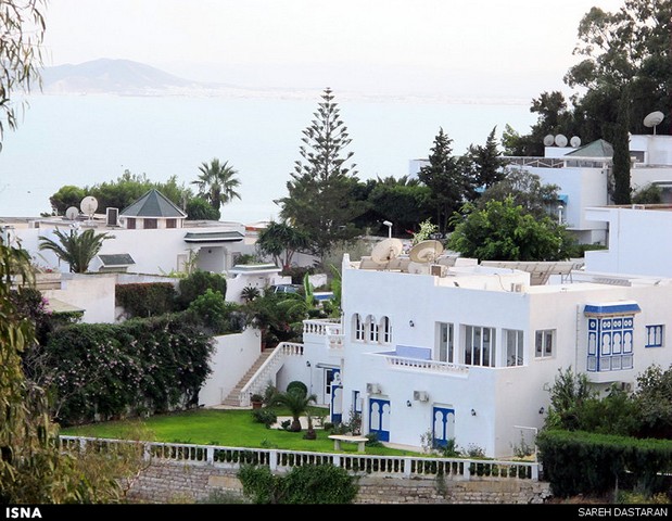 خانه‌ های سفید و آبی (+عکس)