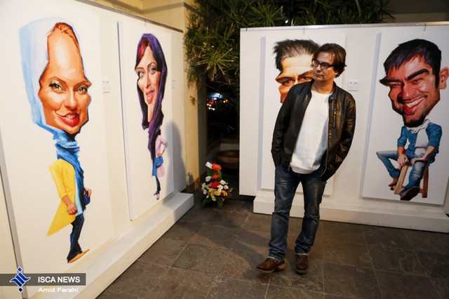 مهدوی کیا و رامبد جوان در کنار کاریکاتورهایشان (عکس)