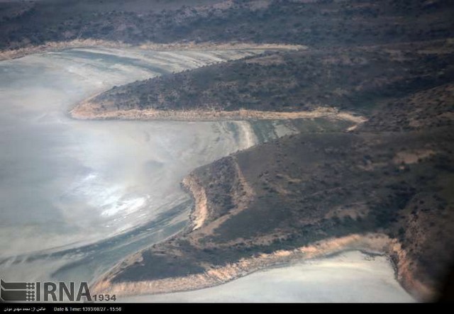 بر فراز دریاچه ارومیه (عکس)