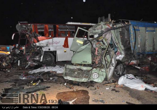 ۱۰ کشته در تصادف اتوبوس و کامیون در بجنورد 1