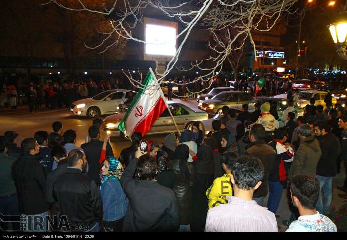 شادی هسته ای در خیابان های تهران و دیگر شهرها
