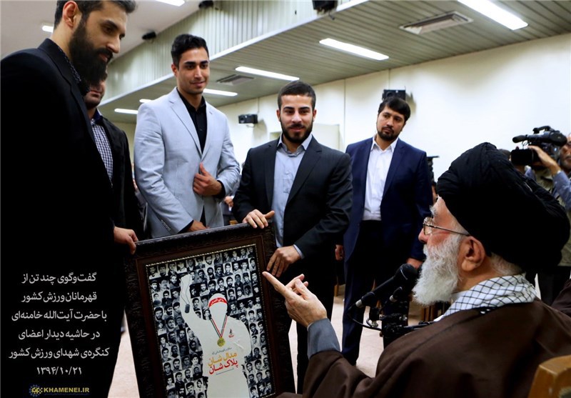 گفت‌وگوی قهرمانان ورزش ایران با مقام رهبری (+عکس)