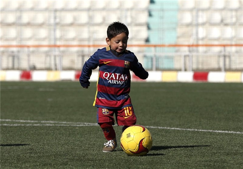 مسی از کودک افغان برای سفر به اسپانیا و بازدید از باشگاه بارسلونادعوت مسی از کودک افغان برای سفر به اسپانیا و بازدید از باشگاه بارسلونا