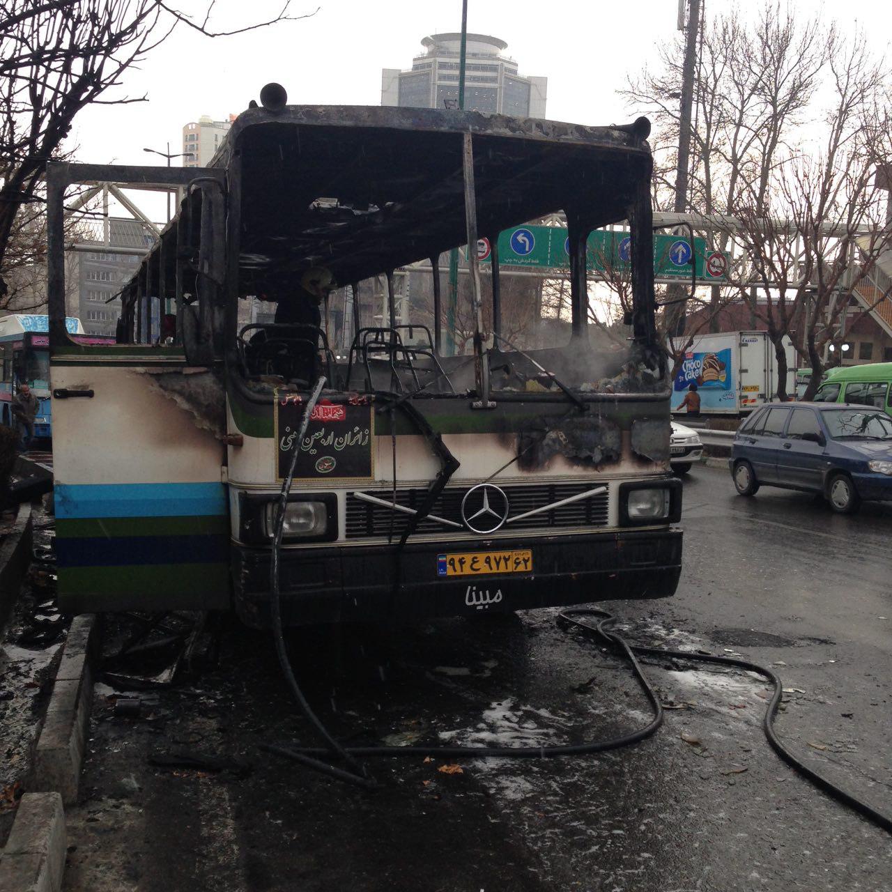 آتش گرفتن اتوبوس در خیابان ولیعصر (عج)