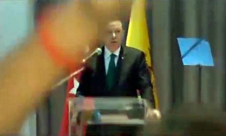 جنجال رفتار خشن محافظان اردوغان در سفر به اکوادور (+عکس)