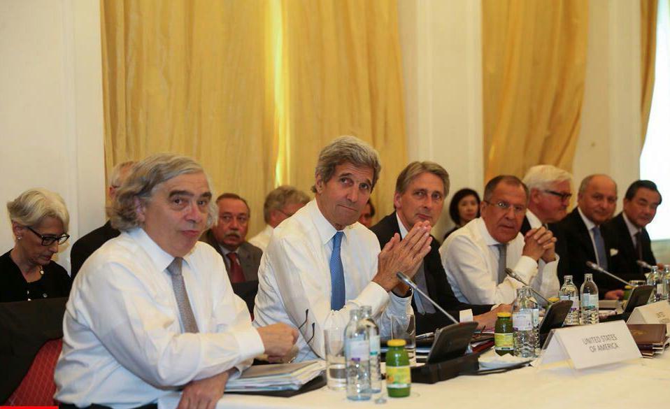 سه نما از مذاکرات ایران و 1+5 (عکس)