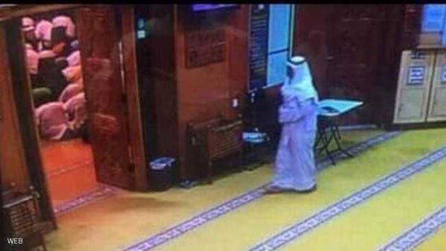 مهاجم انتحاری به مسجد کویت (عکس)