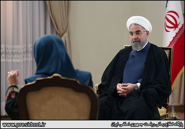 گفت و گوی تلویزیونی روحانی؛ طعنه‌ها و اخم های معنی‌دار