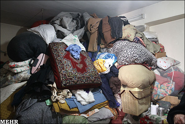 عشق پیرزن تهرانی به زباله (+عکس)