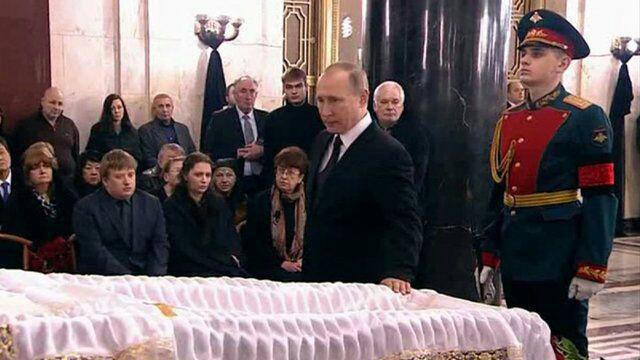 ادای احترام پوتین به سفیر کشته شده روسیه در ترکیه