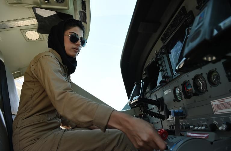 جنجال درخواست پناهندگی نخستین زن خلبان افغان از آمریکا