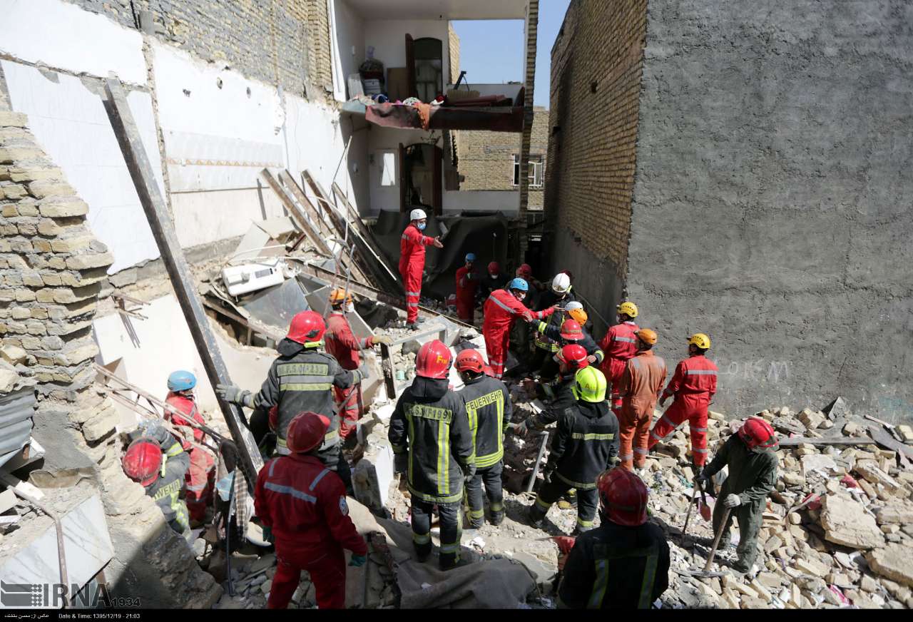 انفجار و ریزش منزل مسکونی در مشهد/ مرگ 2 کودک (+عکس)