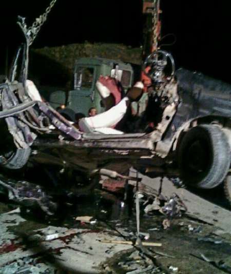 7 کشته در تصادف پراید با کامیون در کرمان (عکس)