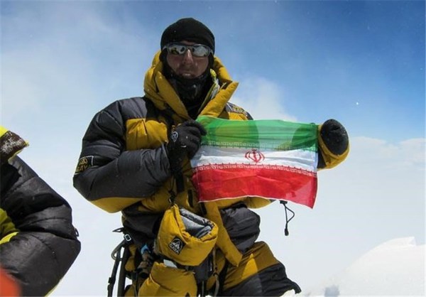 کوهنورد ایرانی بدون کپسول اکسیژن مصنوعی، اورست را فتح کرد (+عکس)