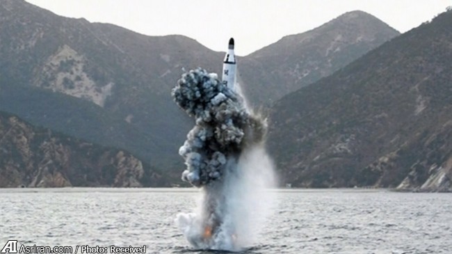 شلیک موشک از زیردریایی کره شمالی (+عکس)