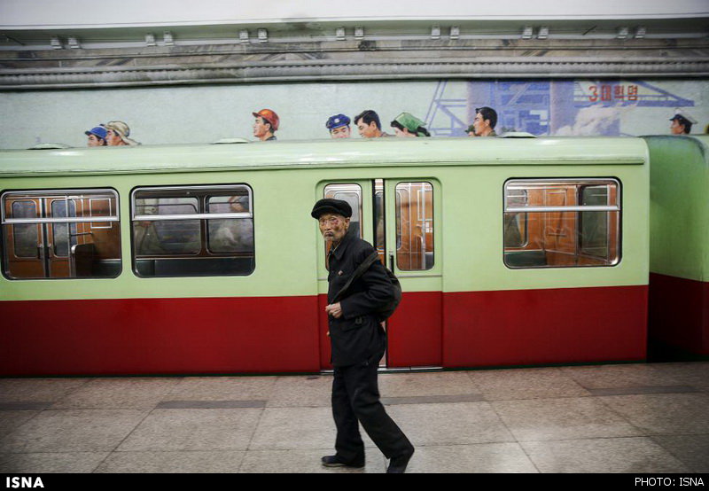 زندگی روزمره مردم کره شمالی در مترو  و زیر زمین (+عکس)