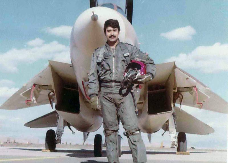 پرافتخارترین خلبان ایران در نبردهای هوایی (+عکس)