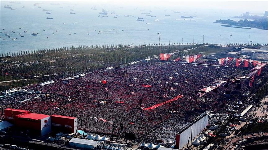 ادعای گردهمایی ۵ میلیونی در استانبول (+عکس)