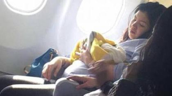 نتیجه تصویری برای نوزادی در هواپیما به دنیاامد